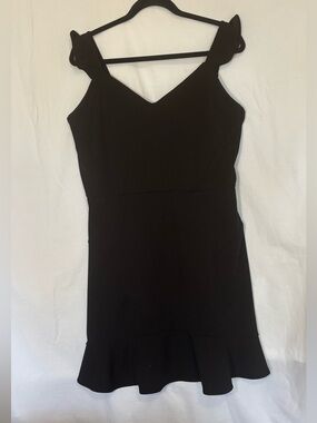 Simply Vera Vera Wang Black V-Neck Mini Dress with Ruffle Hem